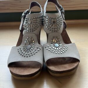 Dansko Deandra taupe shimmer suede, studded, block heel sandals size 39 EU, 9US